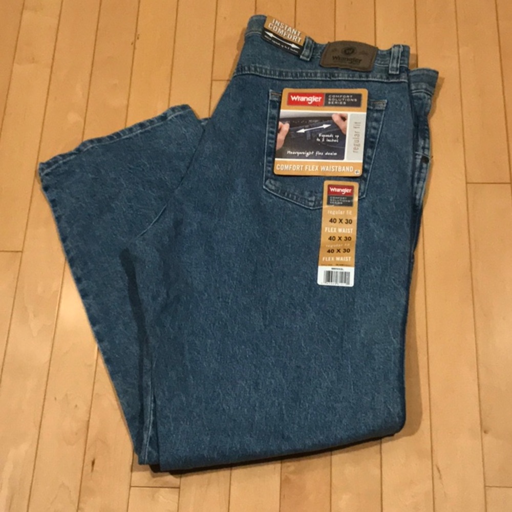 Men’s Wrangler Comfort Flex Waistband regular fit jeans - New w tags - 40 x 30